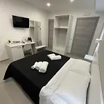 فندق مبيت وإفطار Aedes Tropea 4*