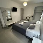 فندق مبيت وإفطار Aedes Tropea 4*