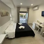 فندق مبيت وإفطار Aedes Tropea 4*