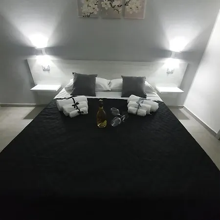Aedes Tropea