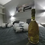 住宿加早餐酒店 Aedes Tropea 4*